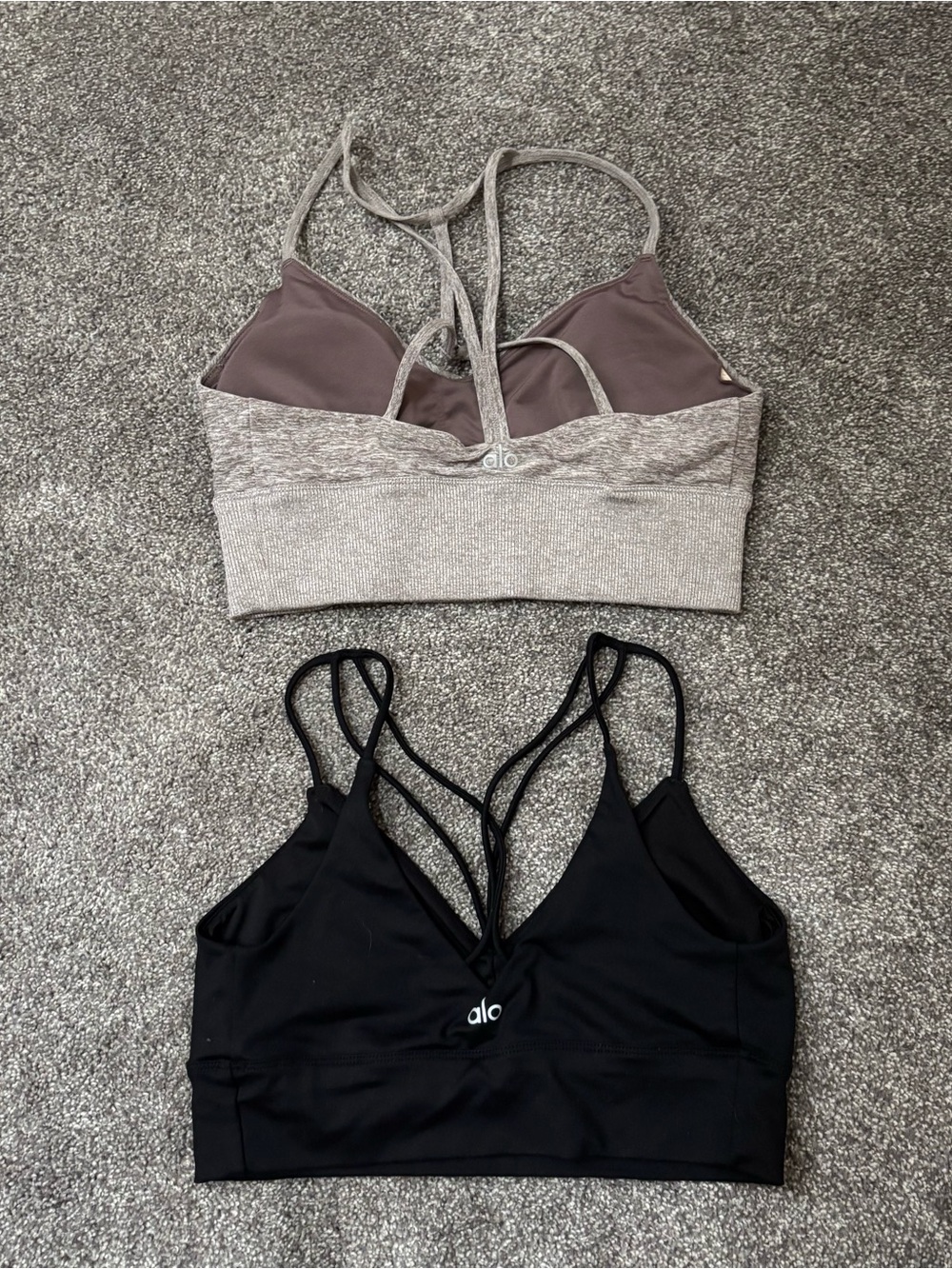 Alo Yoga women’s sz M sports bra bundle! Black and grey
